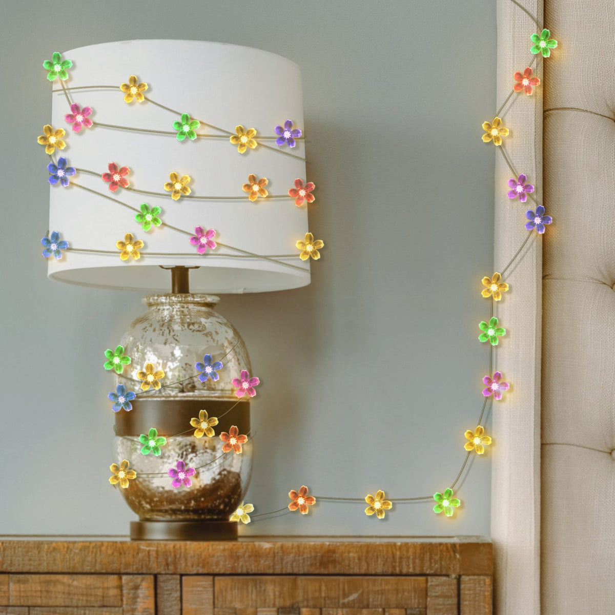 20 LED 5MM LIGHTS WITH CHERRY BLOSSOM FLOWERS, 12"LEAD, 6" SPACING.REQUIRED 3 AA BATTERY BOX
