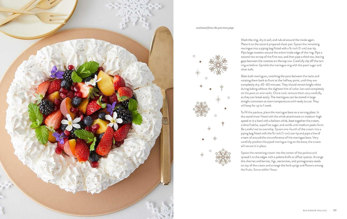 Christmas at the Palace: A Cookbook: 50+ Festive Holiday Recipes