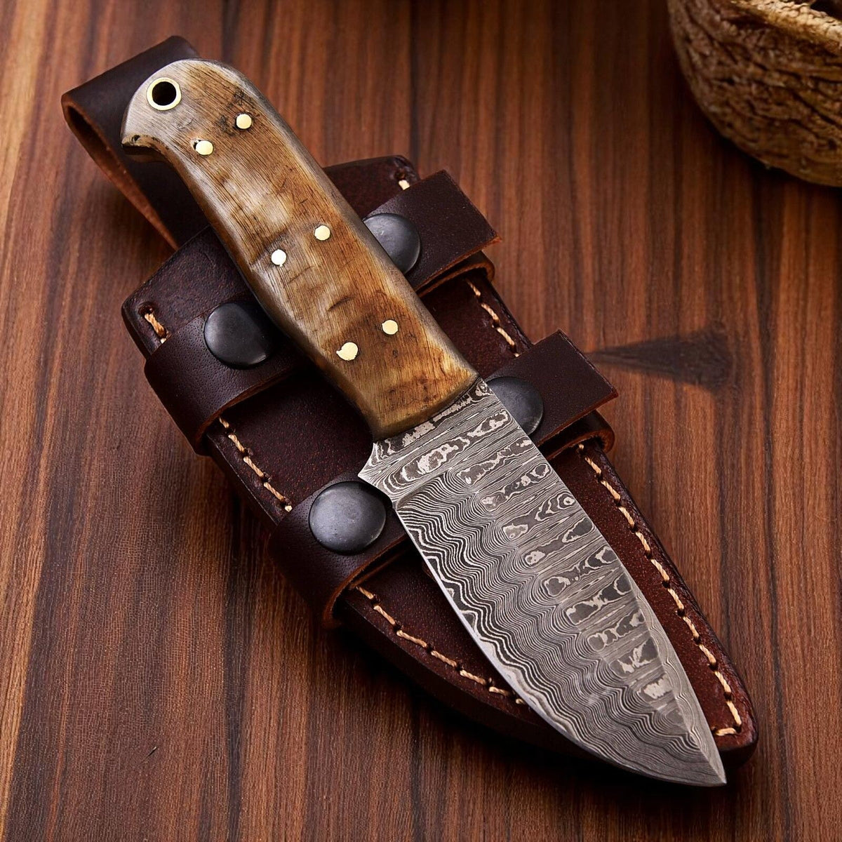 Handmade Damascus Hunting Knife with Sheep Horn Handle